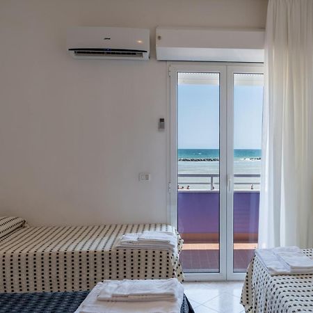 Beach Suite Hotel Беллария-Иджеа-Марина Экстерьер фото