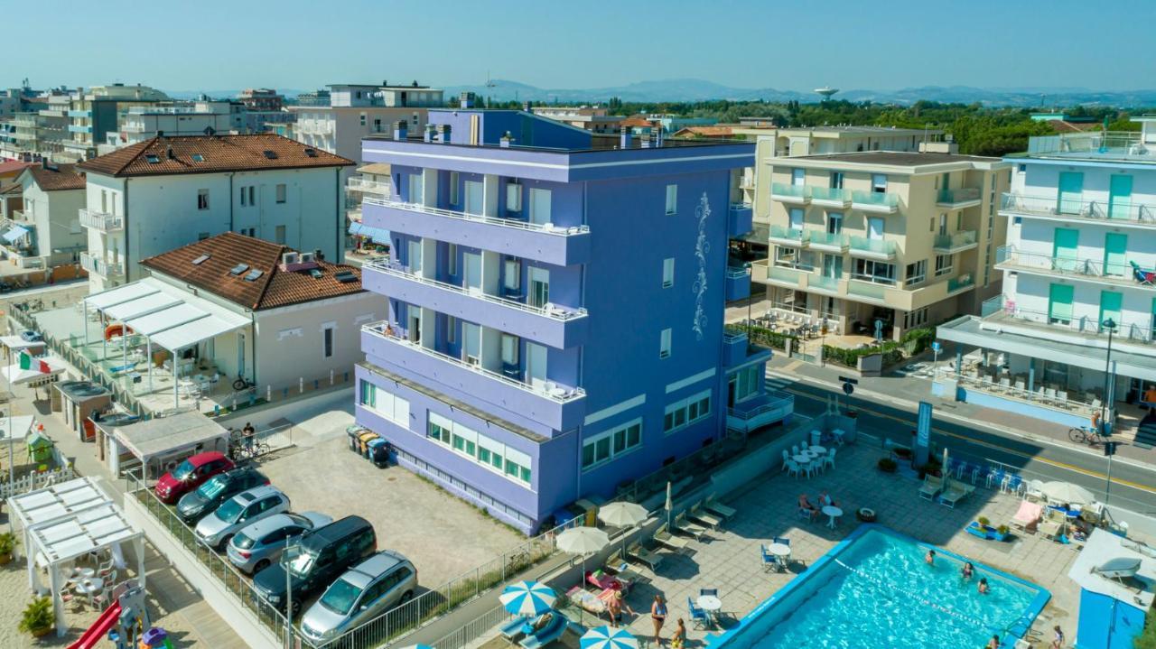 Beach Suite Hotel Беллария-Иджеа-Марина Экстерьер фото
