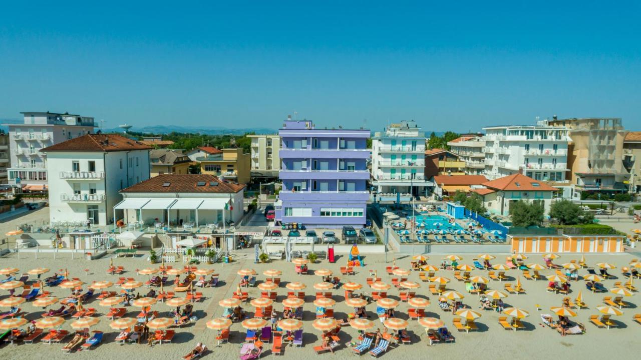 Beach Suite Hotel Беллария-Иджеа-Марина Экстерьер фото