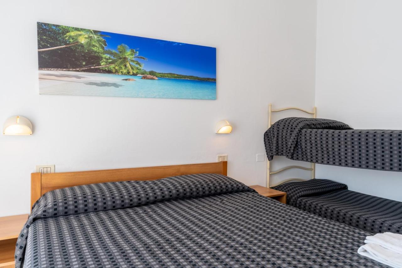 Beach Suite Hotel Беллария-Иджеа-Марина Экстерьер фото