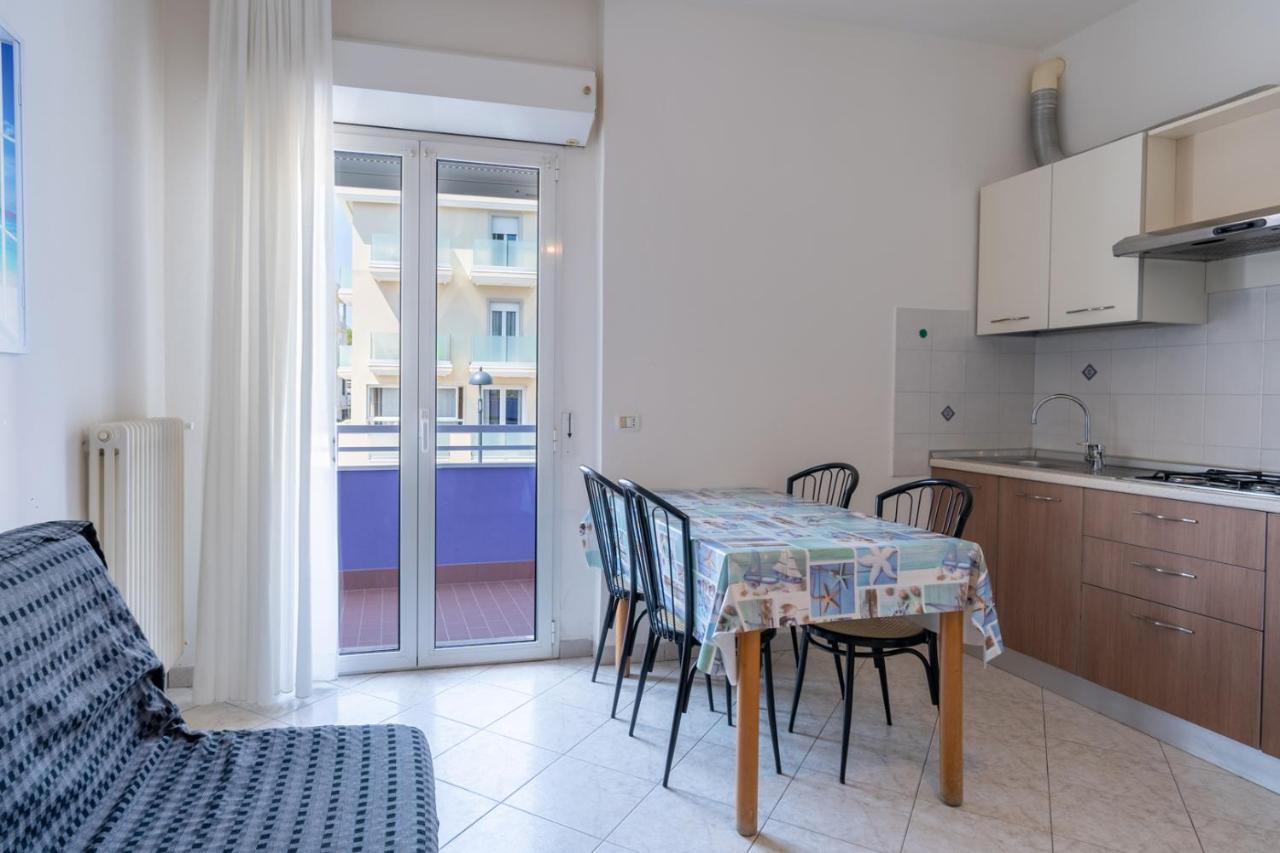 Beach Suite Hotel Беллария-Иджеа-Марина Экстерьер фото