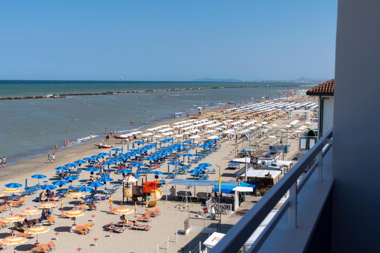 Beach Suite Hotel Беллария-Иджеа-Марина Экстерьер фото