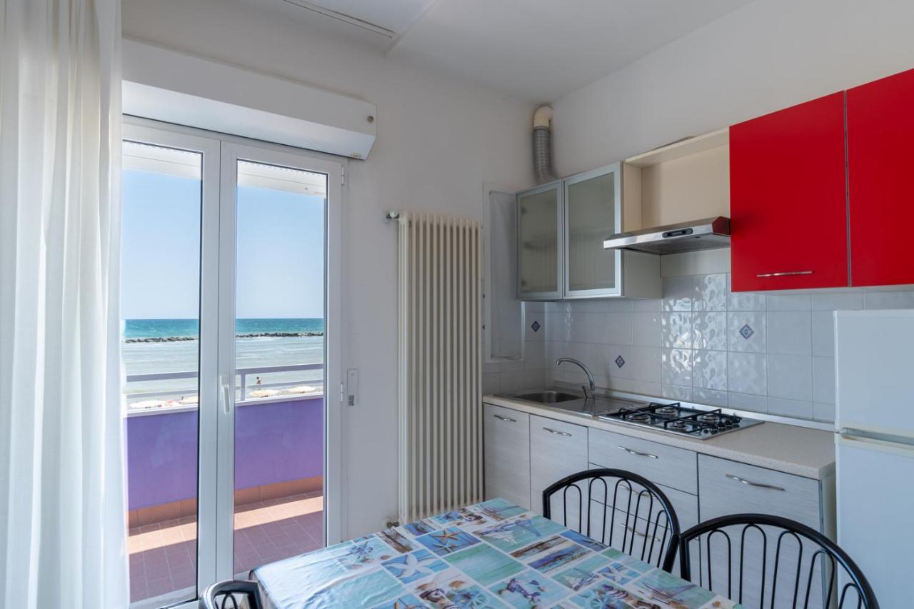 Beach Suite Hotel Беллария-Иджеа-Марина Экстерьер фото
