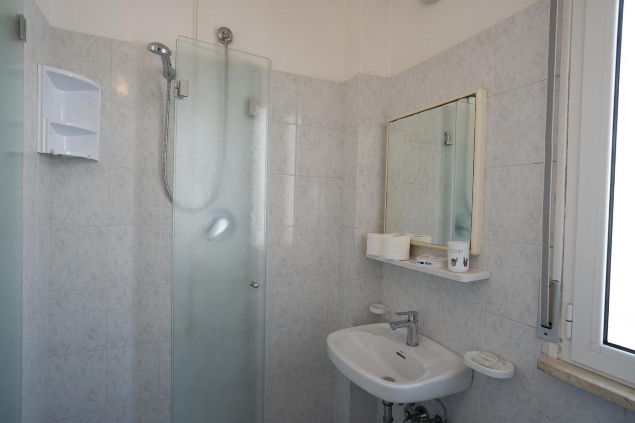 Beach Suite Hotel Беллария-Иджеа-Марина Экстерьер фото
