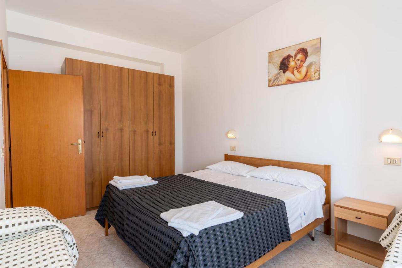 Beach Suite Hotel Беллария-Иджеа-Марина Экстерьер фото