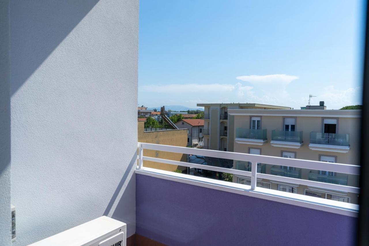 Beach Suite Hotel Беллария-Иджеа-Марина Экстерьер фото