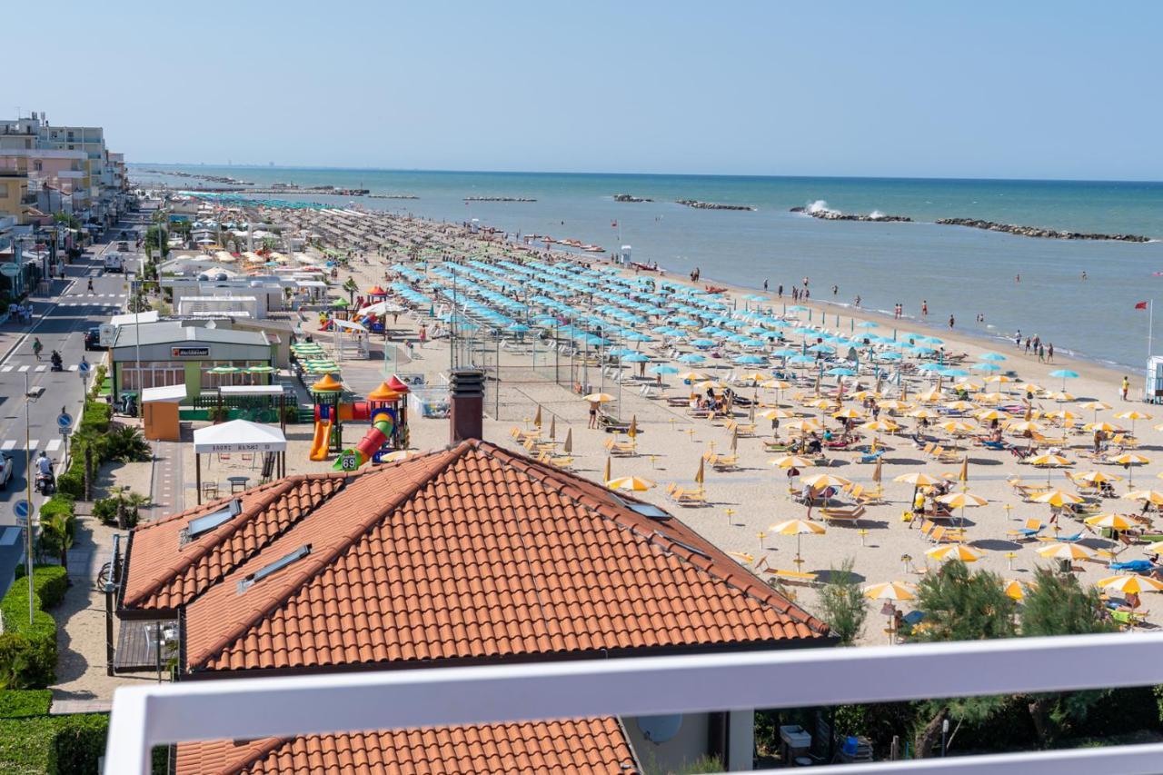 Beach Suite Hotel Беллария-Иджеа-Марина Экстерьер фото