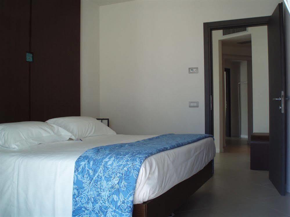 Beach Suite Hotel Беллария-Иджеа-Марина Экстерьер фото